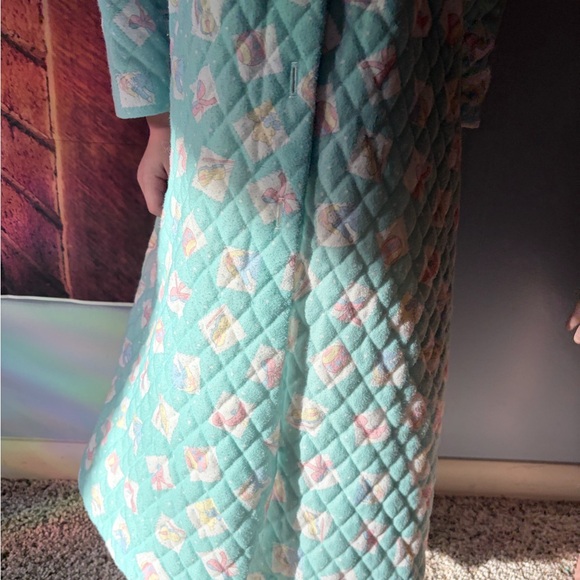 Vintage Girls Robe with Ruffle Collar - Picture 3 of 7